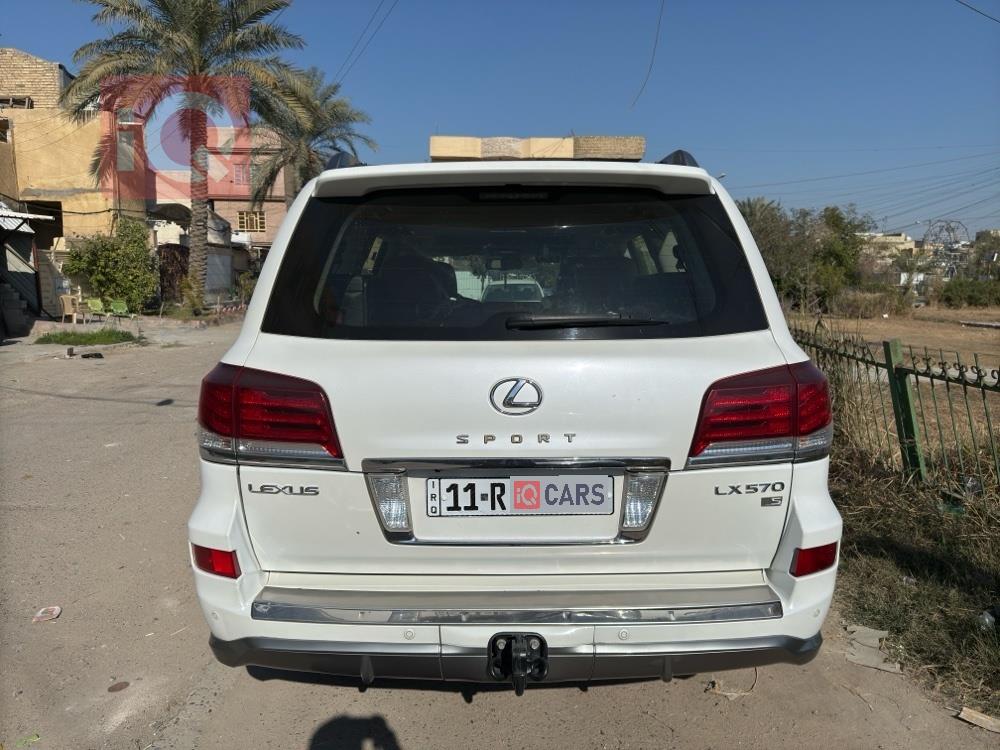 Lexus LX